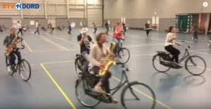 Read more about the article Dutch Showband Plays Music While Driving a Bicycle!